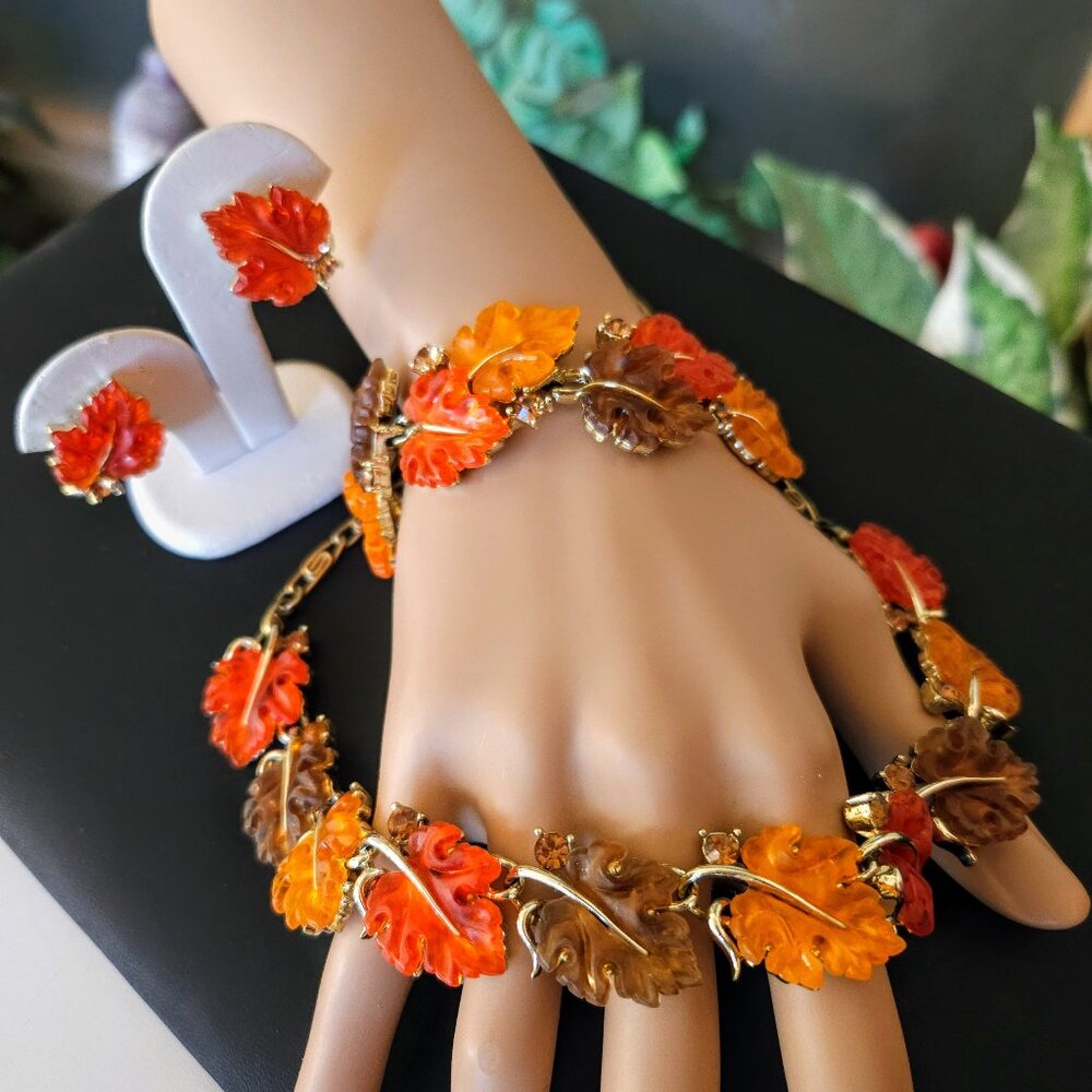 Vintage Lisner Oak Leaves Necklace, Bracelet & Earring Set